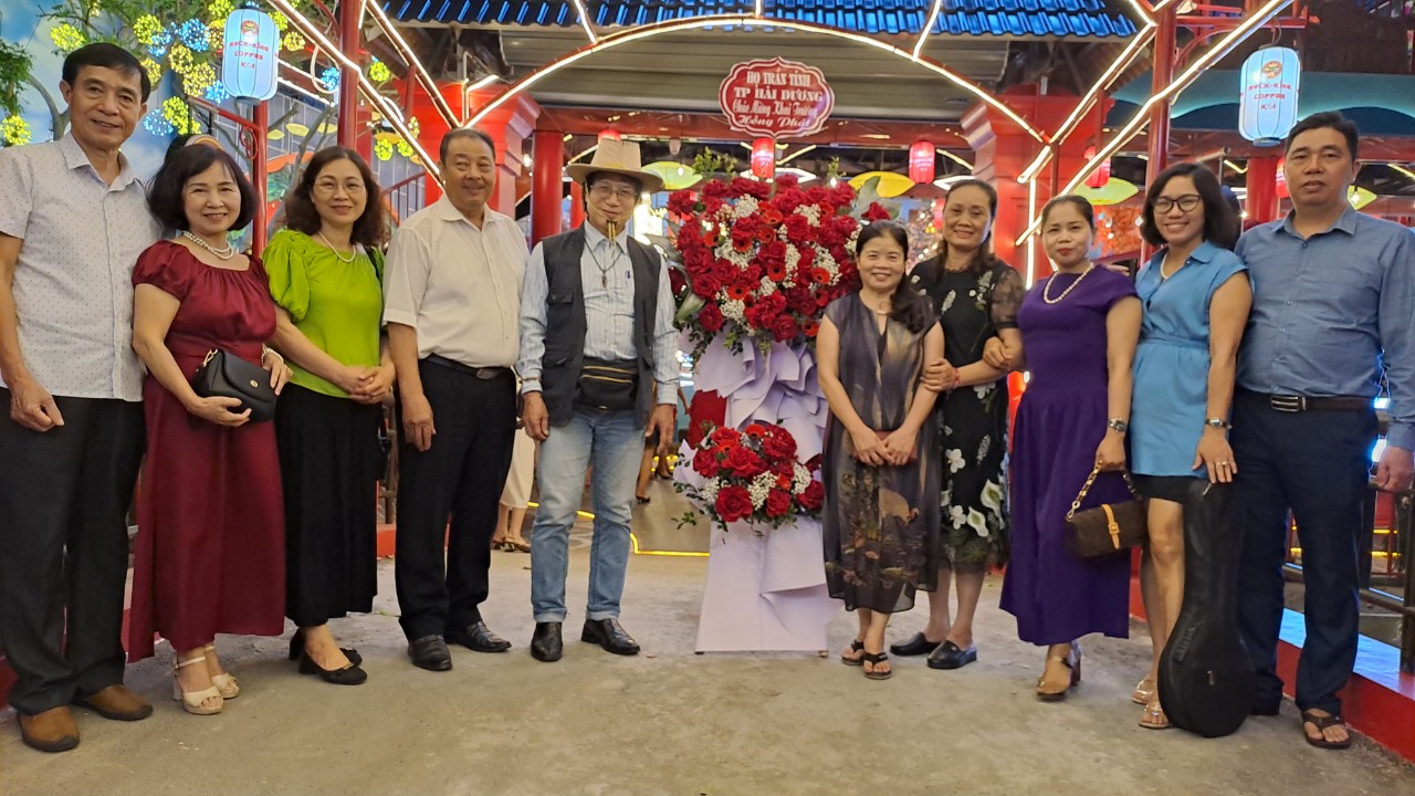 Tặng hoa chúc mừng 