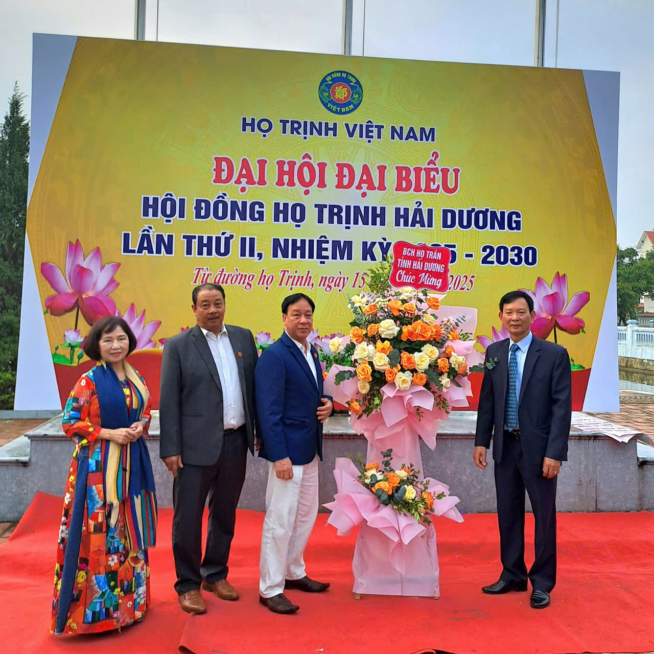 TT ban chấp hành họ Trần tỉnh chúc mừng, dự ĐẠI HỘI HỌ TRỊNH TỈNH HẢI DƯƠNG lần thứ 2